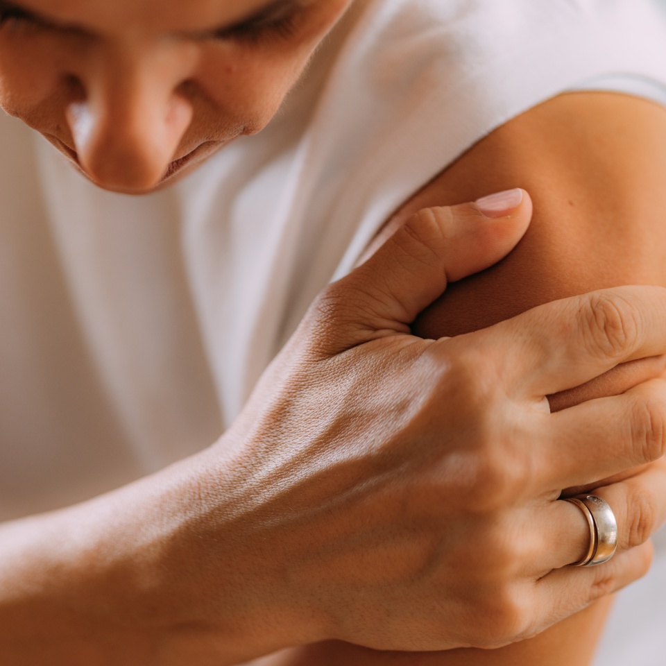 Woman with shoulder pain